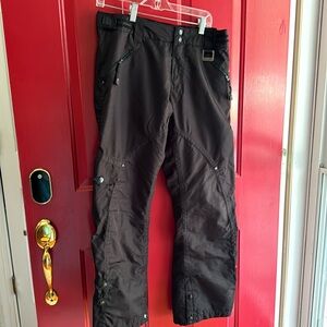 Ocean & Earth Snowboard or ski pants.
